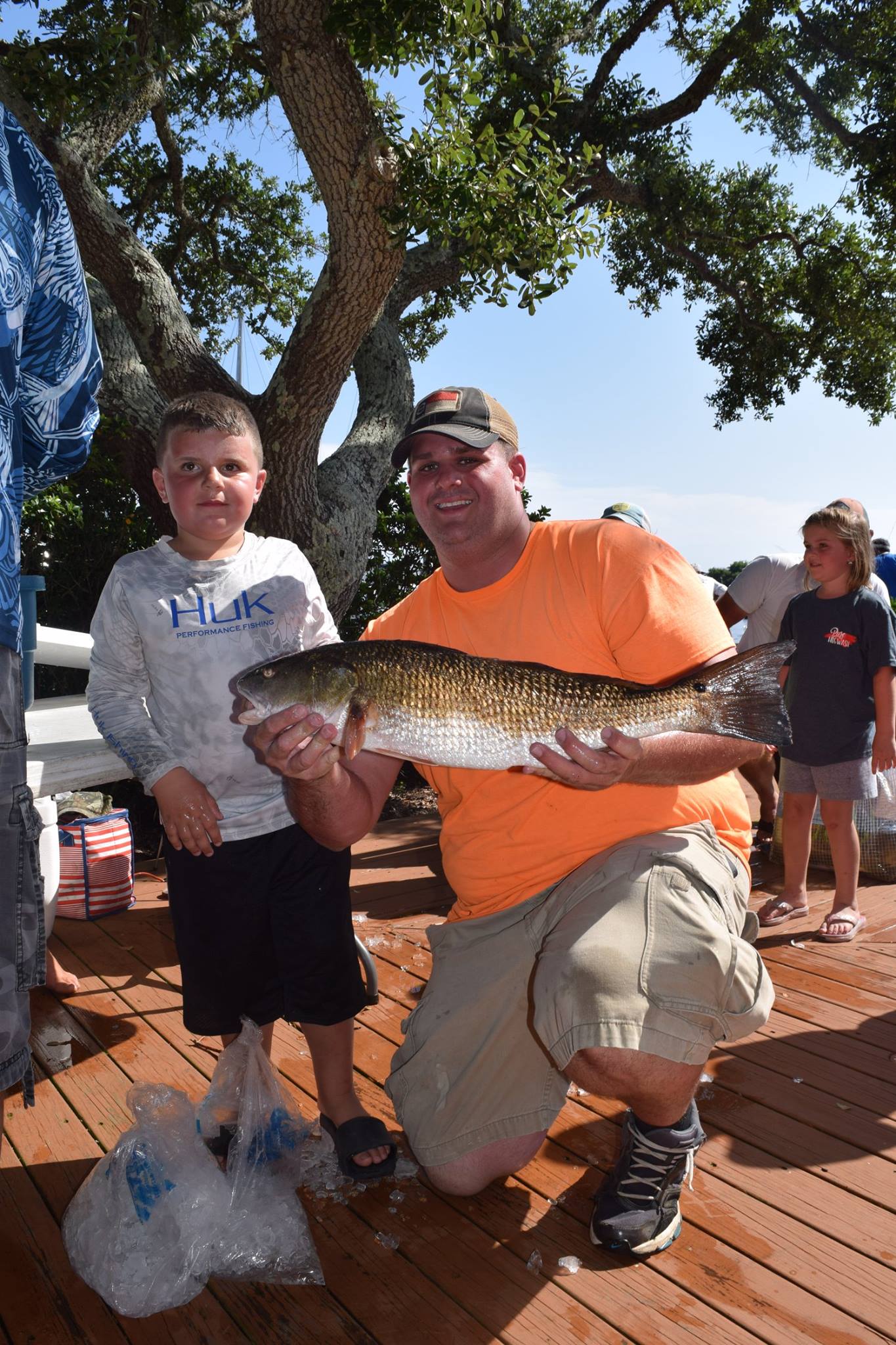 40126160_2246357768726556_638396061907419136_o_2246357762059890